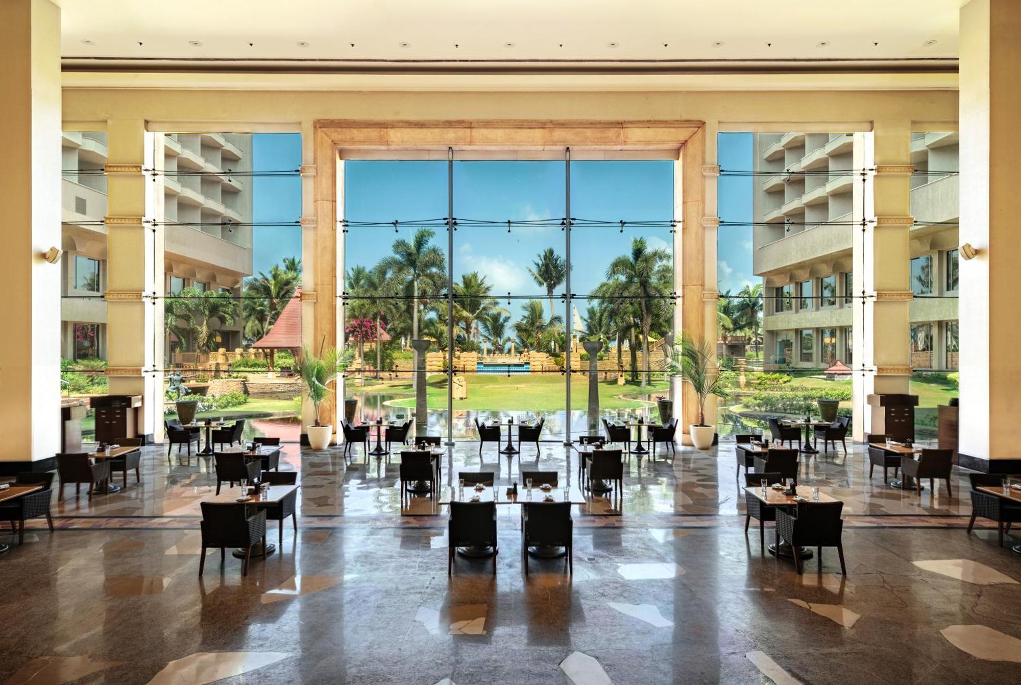 Jw Marriott Mumbai Juhu Hotel Exterior photo